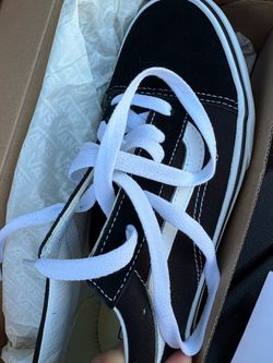VANS 6.5 Youth or 8 women’s BRAND NEW