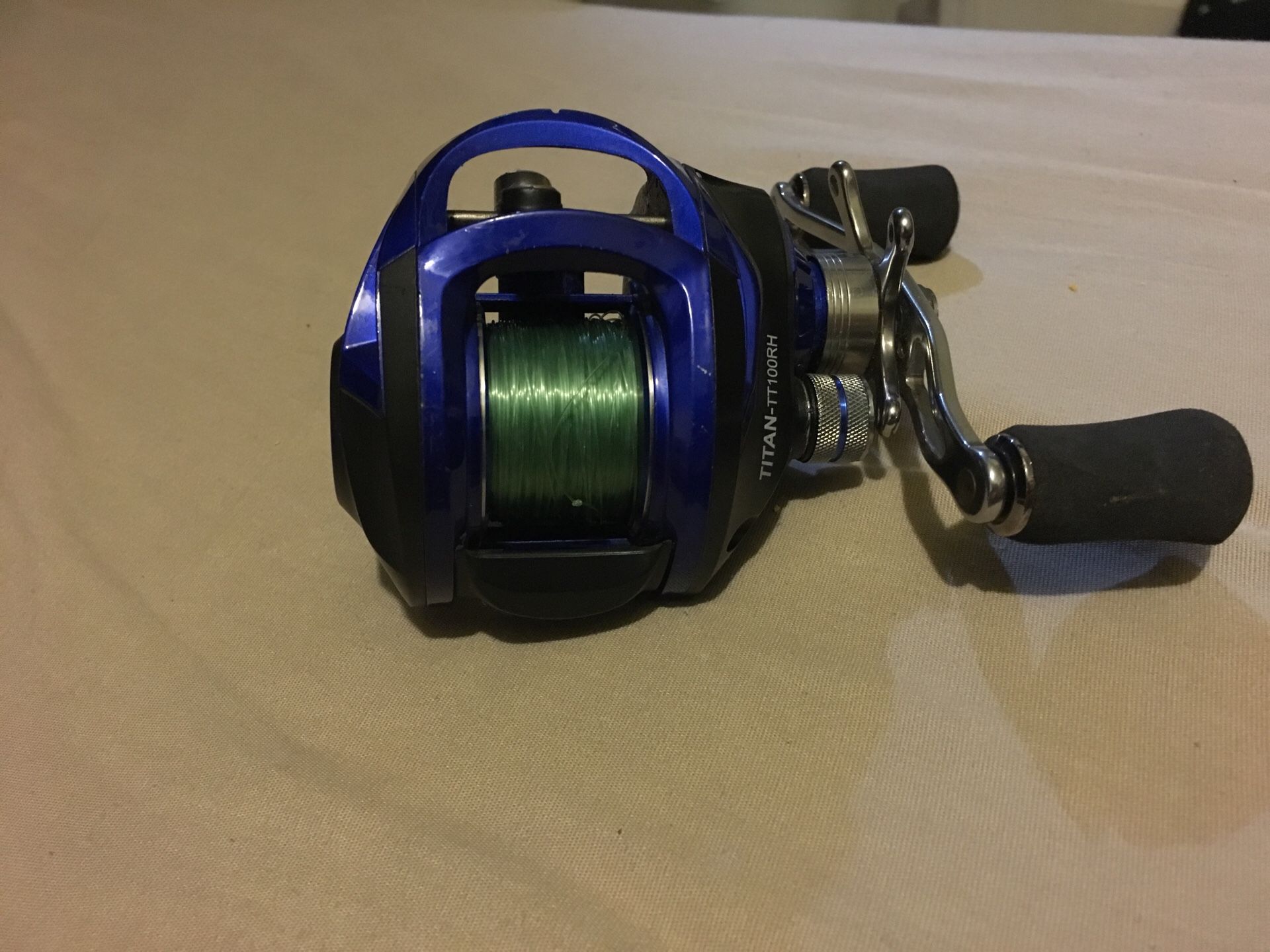 Titan-TT100RH fishing reel