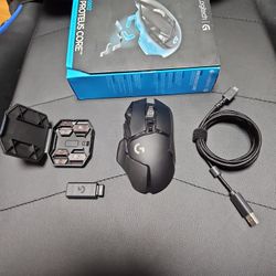 Logitech G502 Lightspeed Wireless Gaming Mouse with Hero 25K Sensor