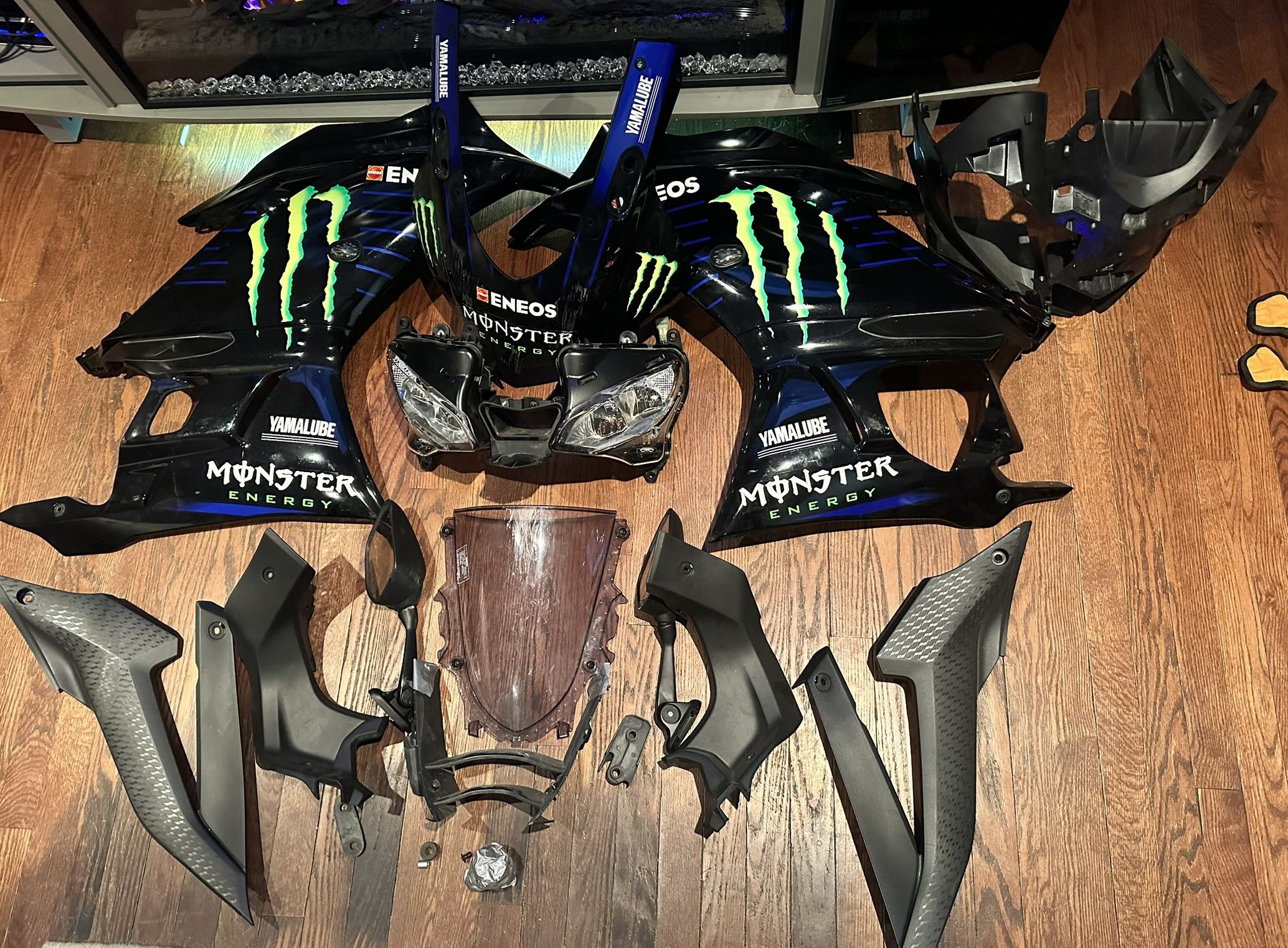 2019 2020 2021 2022 2023 Yamaha YZF- R3 monster energy MotoGp edition body parts