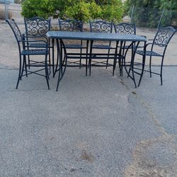 Patio Furniture Counter Height Bar Table and 6 Bar Stools  Set