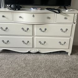 Dresser/Armoire Set