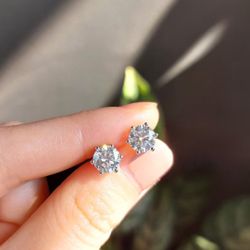 Designer Stud Earring