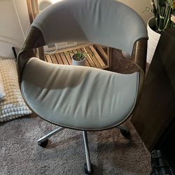MCM Type Desk Chair
