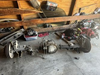 Part Rear Diferential. 2003 Cadillac Escalade