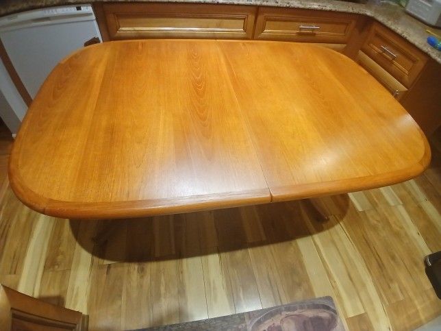 Kitchen Table With 6 Chairs