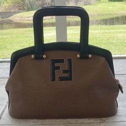 Vintage Fendi Shoulder Bag – Elegant Classic