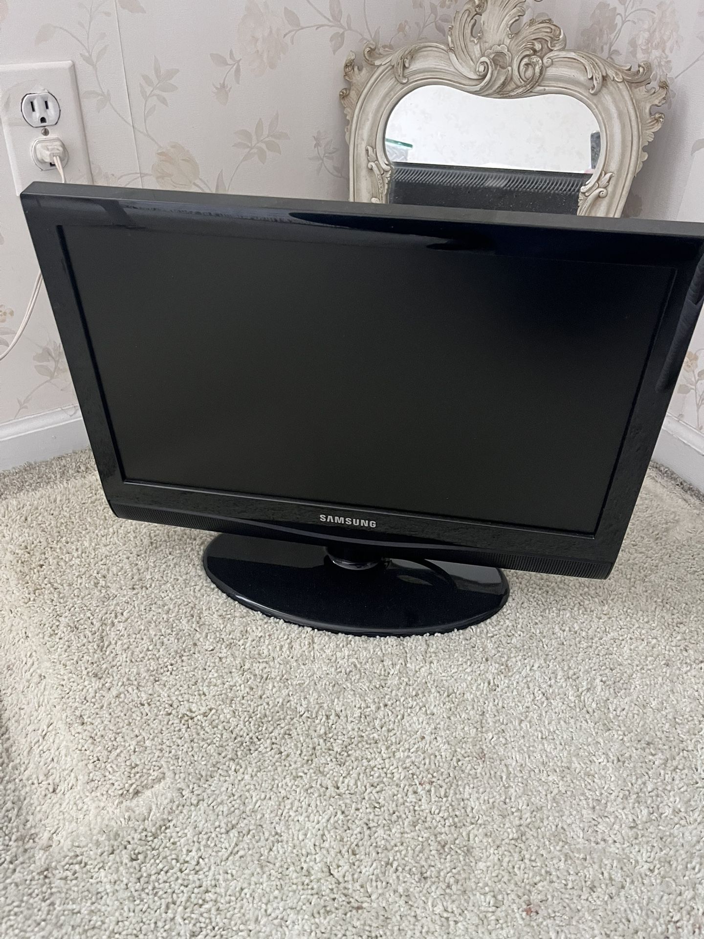 Samsung 19-inch HDTV