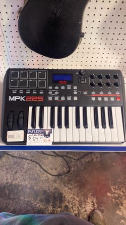 Akai MPK225