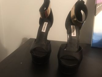Steve Madden size 7 platform heels never worn