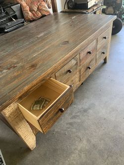 Storage / Coffee Table