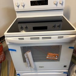 New! Whirlpool 4 Burner Glass Electric Top Range/Stove