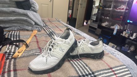On Cloud size 11