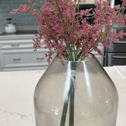 Glass vase / Flowers 