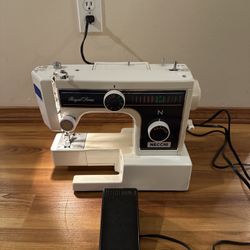 Necchi Royal Series Sewing Machine 3205 FA