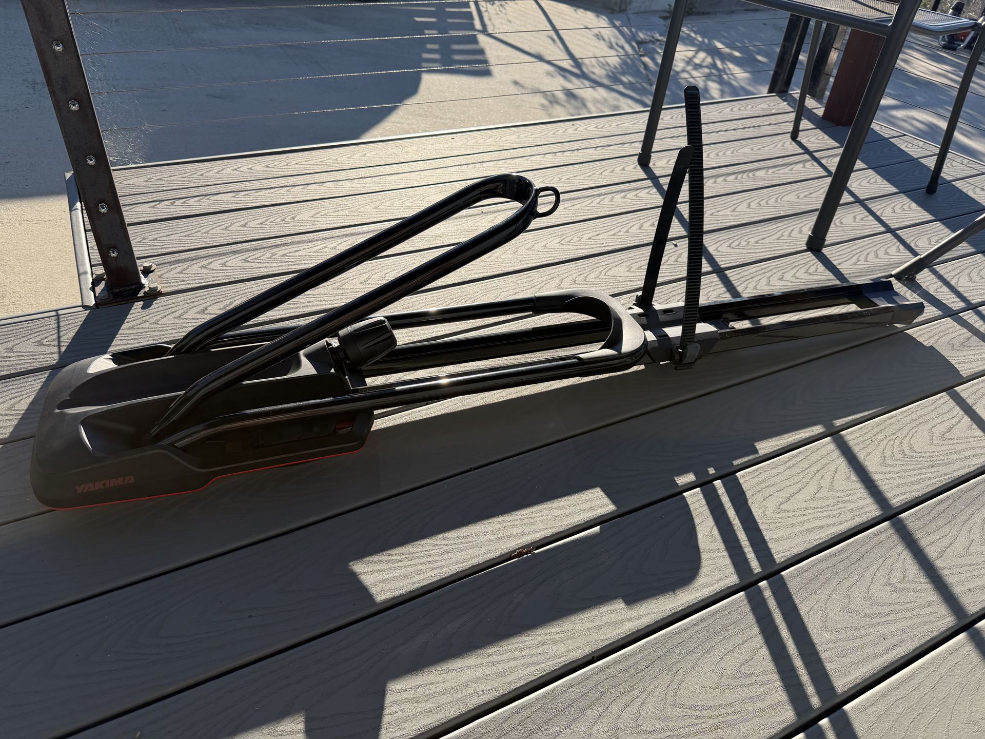 Yakima HighRoad Premium Rooftop Upright Bike Mount