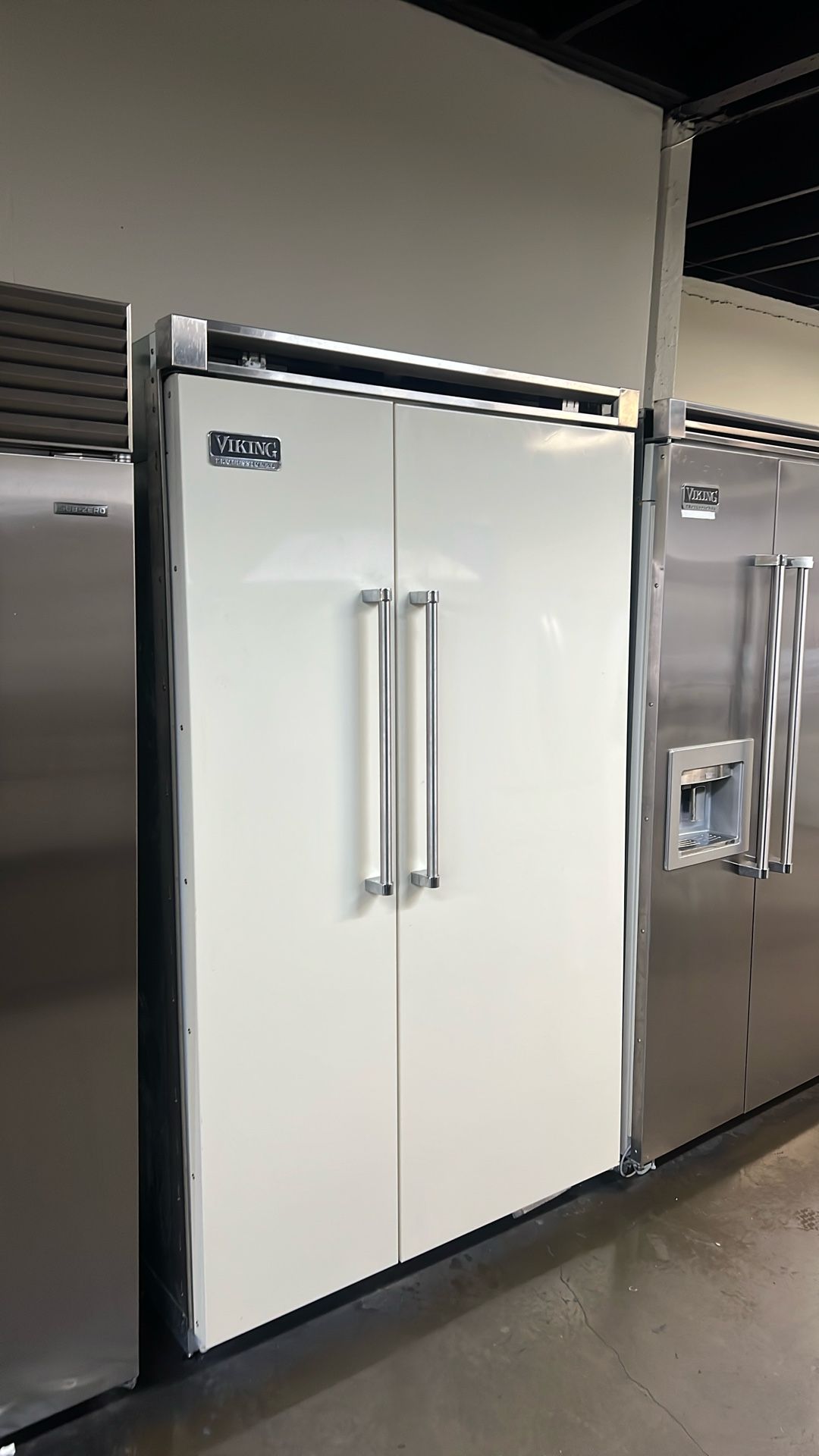 Viking 48”Wide Built In Side By Side Gloss White Refrigerator 