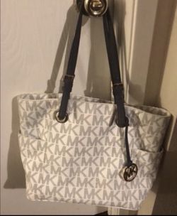 MK Auténtic like new blue and white