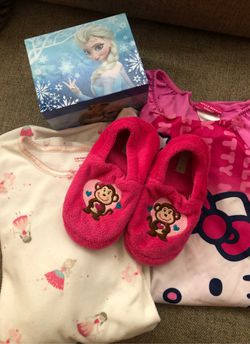 Girls nightgowns/ pajamas, slippers and Elsa music box