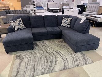 Brand New Albar Place 2 Piece Sectional With Chaise 