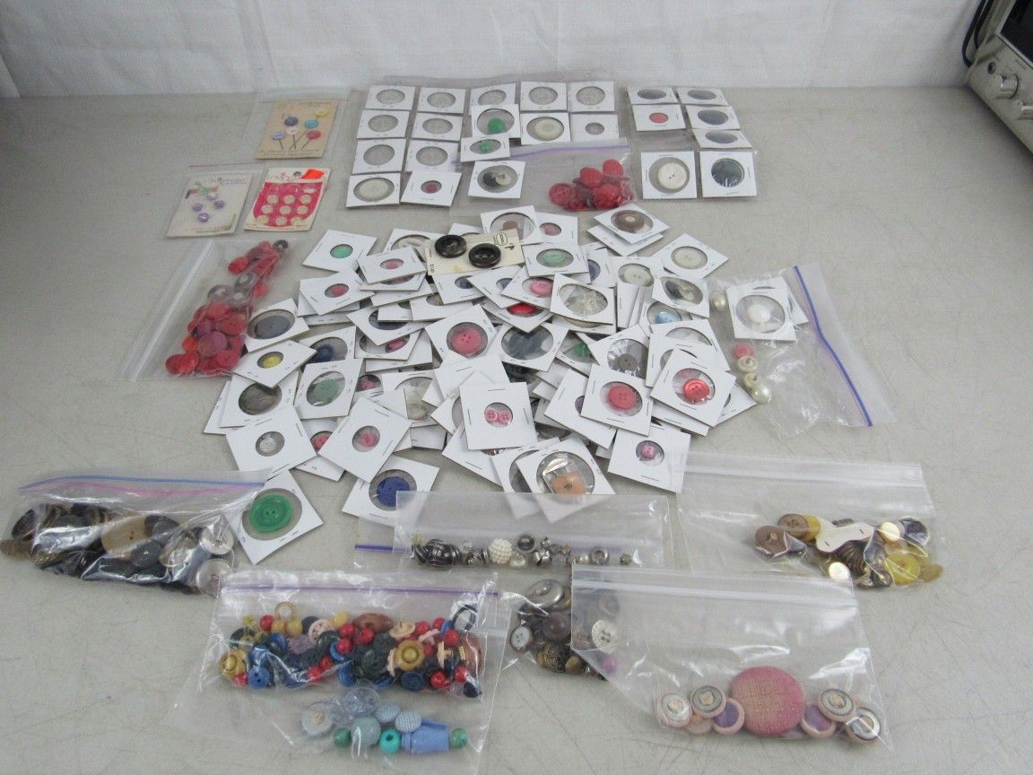 Sewing Clothing Buttons Mixed Lot of Assorted Sew On Buttons


