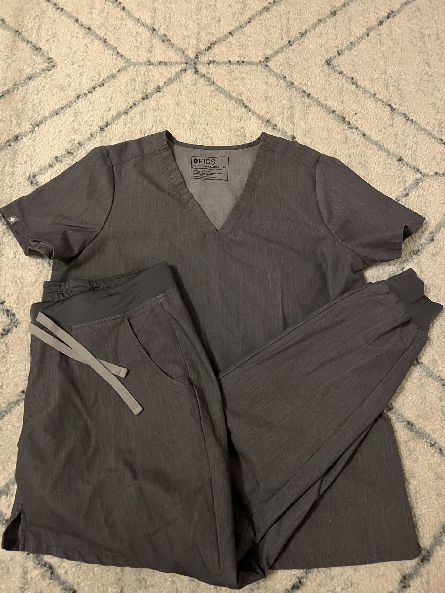 Figs Women’s Scrub Set Graphite Size Medium Zamora Joggers And Casma Top