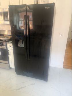 Refrigerator whirlpool 36”