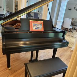 Grand piano 