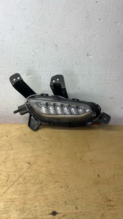 2018-2020 Hyundai Elantra Left driver Led Drl Light OEM P/n 92207-g3 Korea