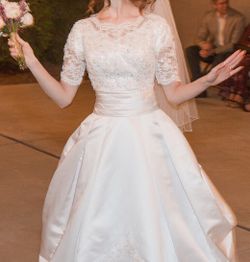 Gorgeous Wedding Gown