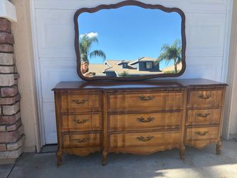Antique 2 Peice Vintage Dresser and mirror