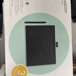 Wacom Intros Medium Bluetooth Drawing Tablet
