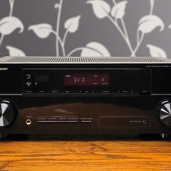 Pioneer 5.1 Surround  sound Vsx520 receiver.