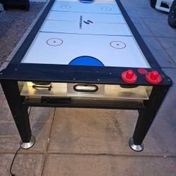 Ping Pong / Airhockey / Pool Table