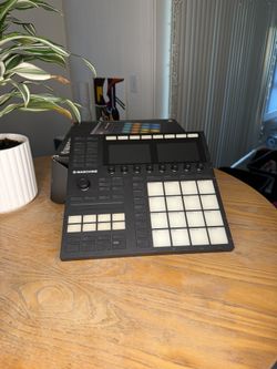 Native Instruments Maschine MK3 – With Box & Dust Cover