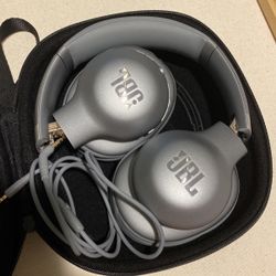 JBL Everest Headphones With Wire