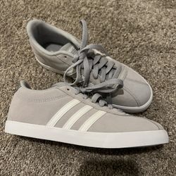 NWOT Adidas Neo Comfort sneaker