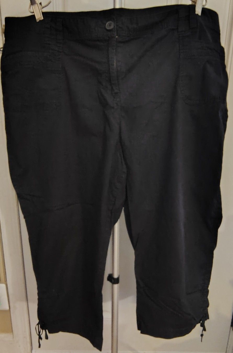 Women's black stretch capris with adjustable bottom sz 20W by Basic Editions woman