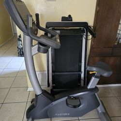 Weight Cybex Upright Exercise Bike