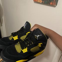 Jordan 4 Retro Yellow Thunders