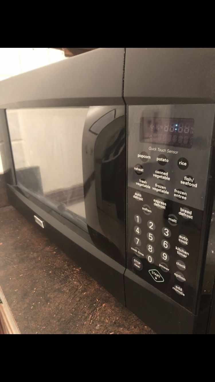 Kenmore ELITE Countertop Microwave