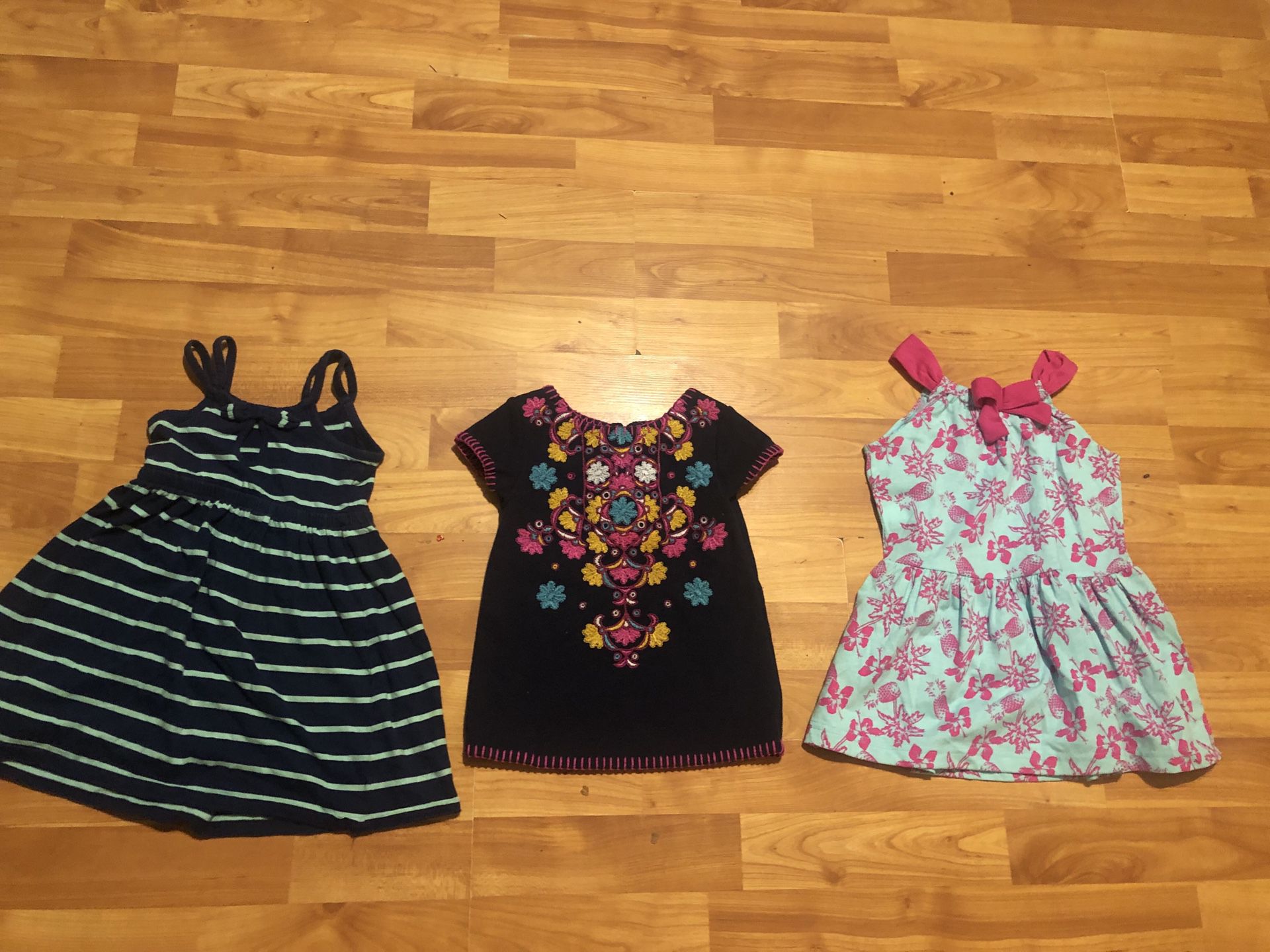 Baby girl clothes size 18m