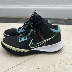 Nike Kyrie Mens Sneakers Size 8.5 