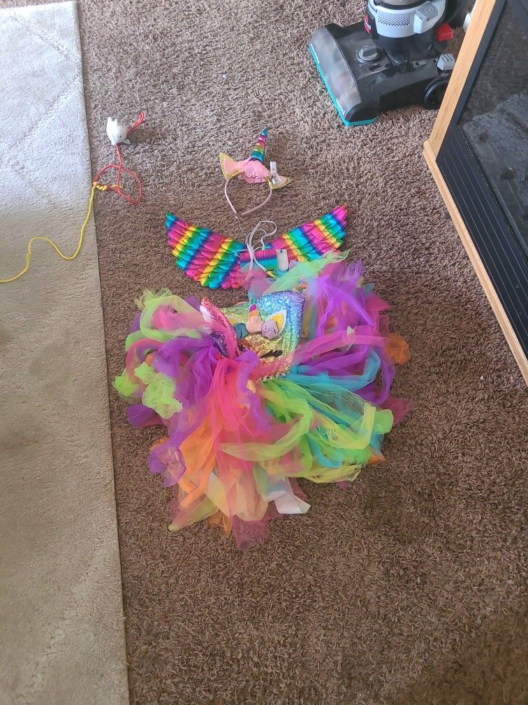 Unicorn Princess Dress. size 5/6 Year Old .