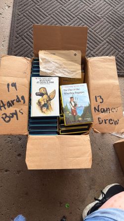 Nancy Drew / The Hardy Boys collection