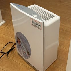 Intellipure air purifier - Like new!