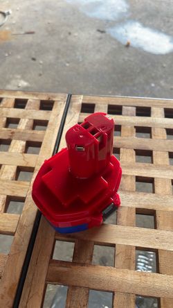 14 V battery