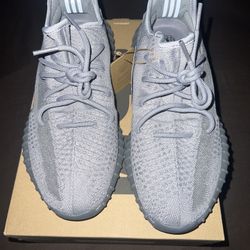 Yeezy 350 V2