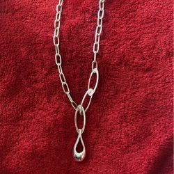 Silver Tone Necklace 