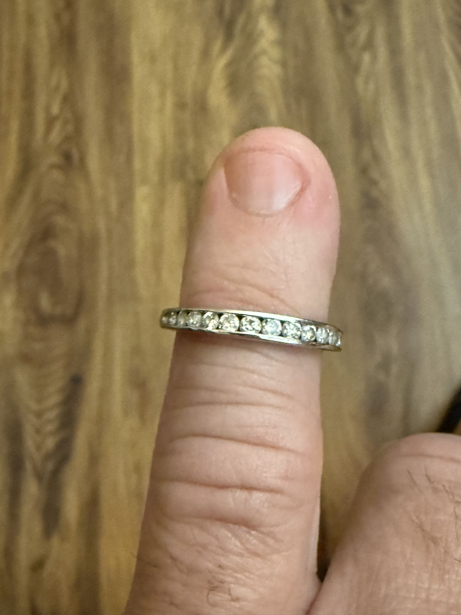Woman’s 14kt White Gold Wedding Band